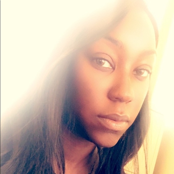 Meet your Posher, Asha - Picture 2 of 7